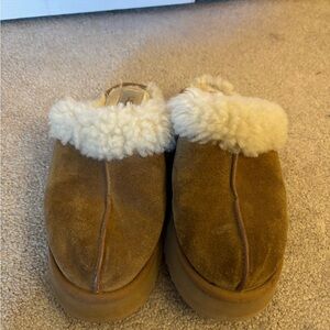 Ugg Disquette Platform Slippers